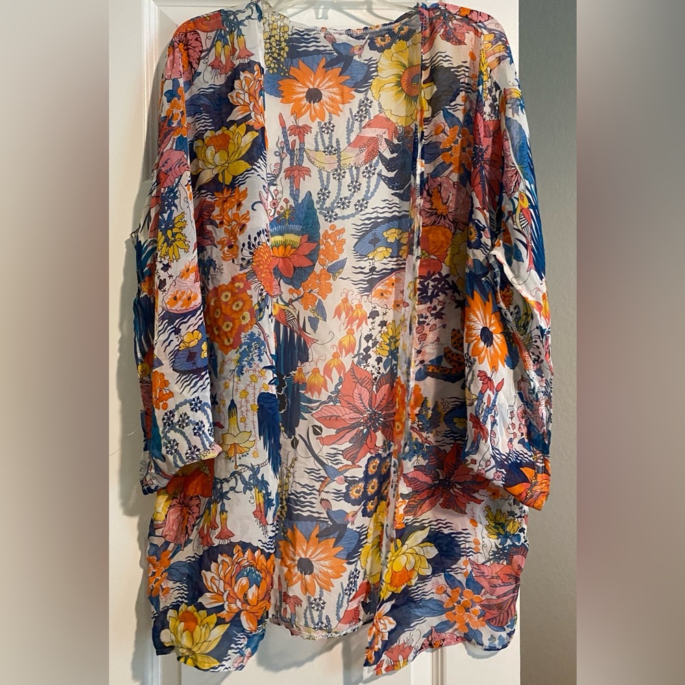No label kimono.  one size.  white, pink and orange. EUC
